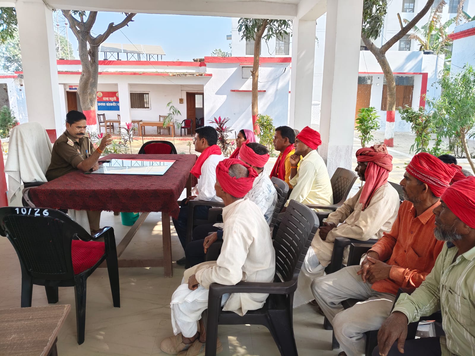 होली के त्योहार पर ग्राम चौकीदारों की भूमिका अत्यंत महत्वपूर्ण थाना अध्यक्ष महुली