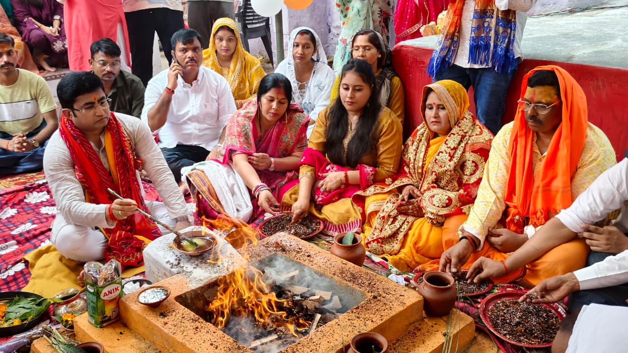 खलीलाबाद कोतवाली परिसर में स्थापित हुआ श्री पिपलेश्वर महादेव मंदिर, एसपी संदीप कुमार मीना ने कराई प्राण-प्रतिष्ठा